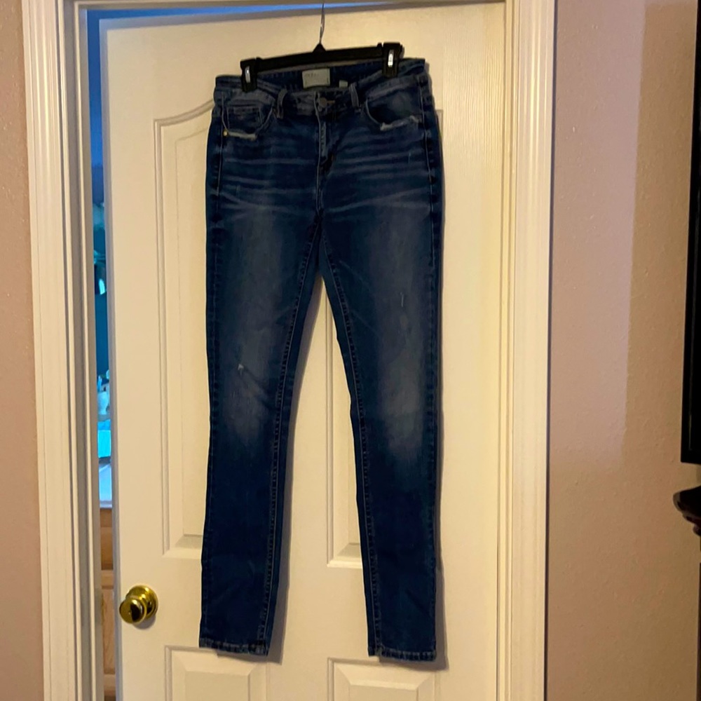 Dark denim from the Buckle.  29L.  Barely worn.